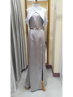 (PRE-LOVED) ชุดราตรียาวสีเทาเปิดไหล่เเต่งเเขน (XL)