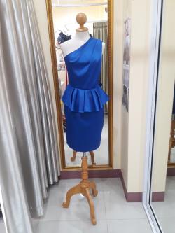 ชุดราตรีสี้นสีน้ำเงินบ่าเบี่ยงเอวระบาย(S)