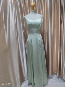 (PRE-LOVED) ชุดราตรียาวสายเดี่ยว สีเขียว L