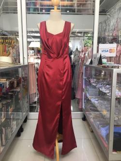 (PRE-LOVED) ราตรียาวสีแดงคอถ่วง (M)