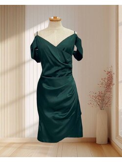 ราตรีสั้นสีเขียว สายเดี่ยวโอบไหล่ ไซส์ XL