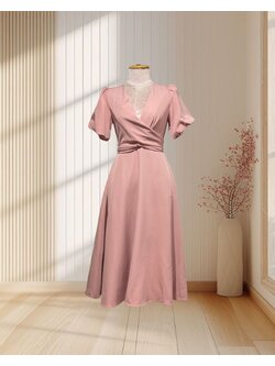 (PRE-LOVED) ราตรีสั้นสีชมพู แขนบอลลูน ไขว้หน้าผูกโบว์ด้านหลัง ไซส์ S