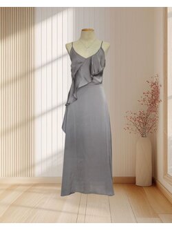 (PRE-LOVED) ราตรียาวสีเขียวอมเทา สายเดี่ยว แต่งระบายตั้งแต่ช่วงเอวถึงชายกระโปรง ไซส์ S