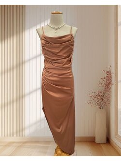 ราตรียาวสีน้ำตาล สายเดี่ยว คอถ่วง แต่งจีบด้านหน้า พรางหุ่นสุดๆ ไซส์ XL