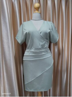 ชุดเดรสสั้นมีแขนคอวีตีเกล็ดหน้าสีเขียว 2XL