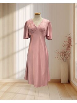 ราตรีสั้นสีชมพู แขนกระดิ่ง คอวี ทรงยอดฮิต ไซส์ L