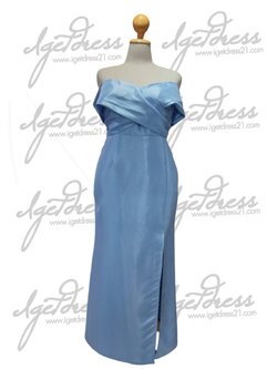 (PRE-LOVED) ชุดราตรียาวmaxiสีฟ้า ปาดไหล่กระโปรงผ่าหน้า (4XL) มือ2