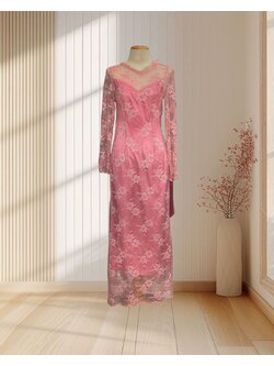 เดรสยาวสีชมพู ผ้าลูกไม้ แขนยาว เข้ารูป ไซส์ S