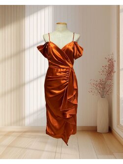 (PRE-LOVED) ชุดราตรีสั้นสายเดี่ยวปาดไหล่สีส้ม S