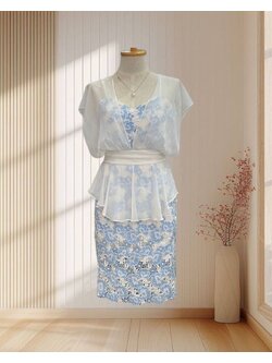 เดรสสั้นสีฟ้าขาว งานลูกไม้ถัก แต่งผ้าคลุมไหล่ ไซส์ M
