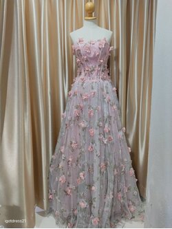 ชุดราตรียาวเกาะอกสีชมพูปักดอกลอยทั้งชุด F