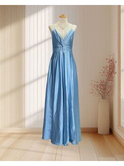 (PRE-LOVED) ราตรียาวสีฟ้าน้ำทะเล แหวกหน้า สายเดี่ยวปรับได้ ผ้าเครป ไซส์ L