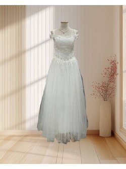 ( PRE-LOVED ) ชุดเจ้าสาวสีขาว ปักมุกคริสตัลหรูหรา กระโปรงกลิตเตอร์ สานหลัง ไซส์ M