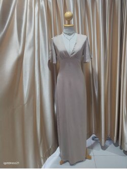 ชุดราตรียาวคอวีมีแขนS