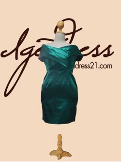 (PRE-LOVED) ชุดราตรีสั้นสีเขียวปาดไหล่อกไขว้ทรงสอบ (2XL)