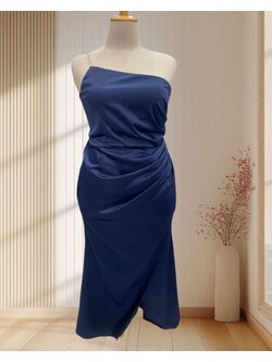 ราตรียาวสีกรม บ่าเฉียง แต่งสายเพรชวิบวับ หรูหราสุด ๆ ไซส์ 2XL