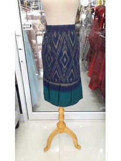 กระโปรงสั้นผ้าไทยสีเขียวเข้ม