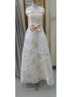 (PRE-LOVED) ราตรียาวครีมปาดไหล่กระโปรงลายดอกไม้(ฟรีไซส์) มือ2