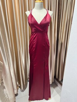 (PRE-LOVED) ยาวแดงไขว้หลังเซกซี่ L