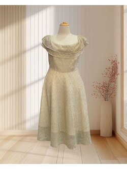 (PRE-LOVED) ราตรีสั้นสีทองเปิดบ่าอกระบาย2ชั้นผ้า silk gliter ไซส์ 2XL