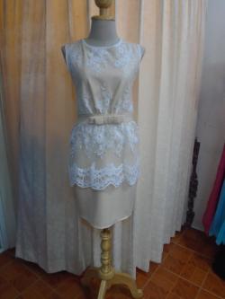 เดรสสีครีมไข่ไก่เข้ารูปลูกไม้(S)