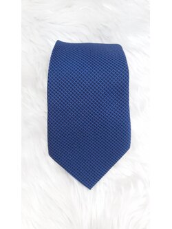 เนคไทน์แบบผูกสีน้ำเงิน