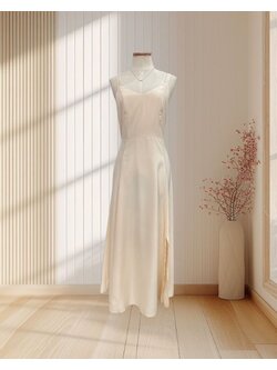 เดรสยาว สีครีม สายเดี่ยวโชว์หลัง ผ้าทิ้งตัว ไซส์ S