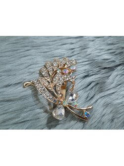 เข็มกลัด สีทอง