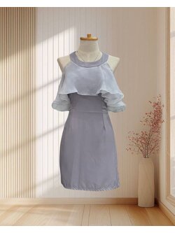 (PRE-LOVED) ราตรีสั้นสีเทา เปิดไหล่ระบายผ้าแก้ว ไซส์ S