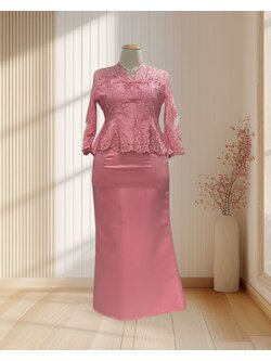 ชุดลูกไม้เสื้้อชมพูเข็ม+กระโปรงยาวชมพูเข็ม2XL