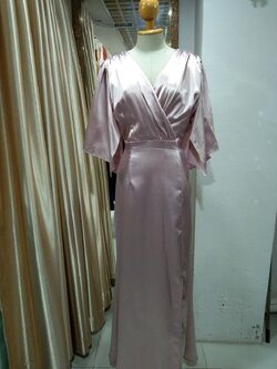 ราตรียาวสีชมพูมีแขน (XL)