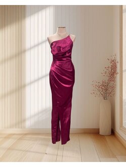 (PRE-LOVED) ราตรียาวสีชมพูอมม่วง สายเดี่ยวเพชร บ่าเฉียง ไซส์ S