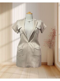 (PRE-LOVED) เสื้อคลุมคอปกแต่งกระเป๋าสีครีม ไซส์ L