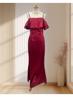 (PRE-LOVED) ชุดราตรียาวสีเเดงสายเดี่ยวระบายอก(Size : L)