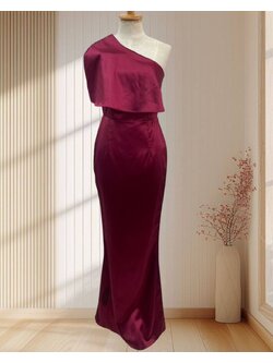 (PRE-LOVED) ราตรียาวสีแดงบ่าเบี่ยงเดี่ยว(S)