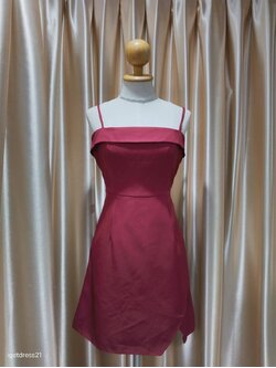 (PRE-LOVED) ชุดราตรีสั้นสายเดี่ยวแต่งอกสีแดง S