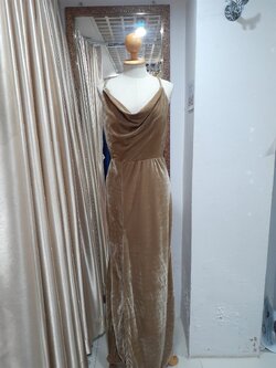 ชดราตรียาวสีน้ำตาล กำมะหยี่คอถ่วงไข้วหลัง