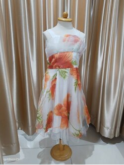 ชุดราตรีเด็กสีขาวดอกส้ม