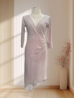 เดรสสั้นสีครีม แขนยาว คอวี จับจีบสะโพก ไซส์ M