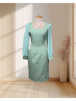 (PRE-LOVED) เดรสสั้นสีเขียว แขนยาวผ้าชีฟอง กระโปรงทรงสอบ ไซส์ L