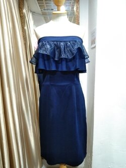 (PRE-LOVED) ราตรีสั้นปาดไหล่ผ้าแก้วอกระบาย สีกรม (M)