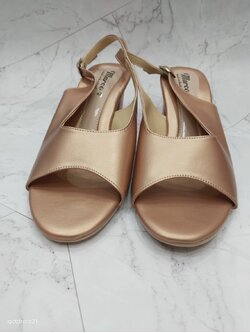 รองเท้าส้นสูงพิงค์โกลด์ 42