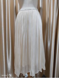 กระโปรงยาวอัดพลีทเอวยางยืดสีทอง พริ้วใส่สบาย ไซส์ M