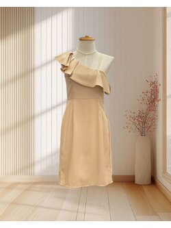 ( PRE-LOVED ) ราตรีสั้นสีครีม บ่าเฉียงระบาย สายเดี่ยว1 ข้าง ไซส์ S