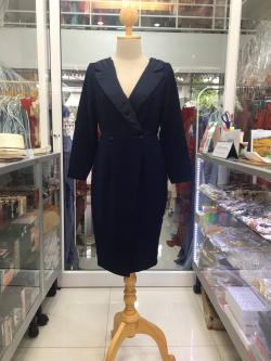 ราตรีสั้นสีกรมมีปกแต่งกระดุมแขนยาว (L)