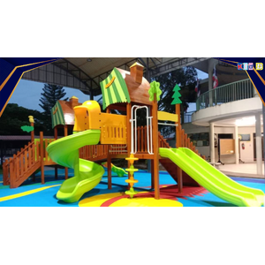 เครื่องเล่นสนามไม้