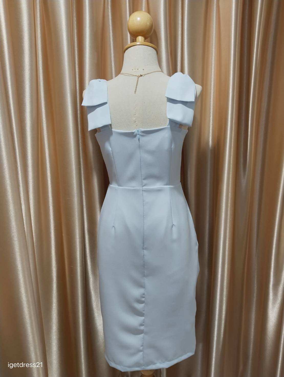 (PRE-LOVED) ชุดราตรีสั้นแขนกุดโบว์ไหล่ใหญ่กระโปรงสอบM