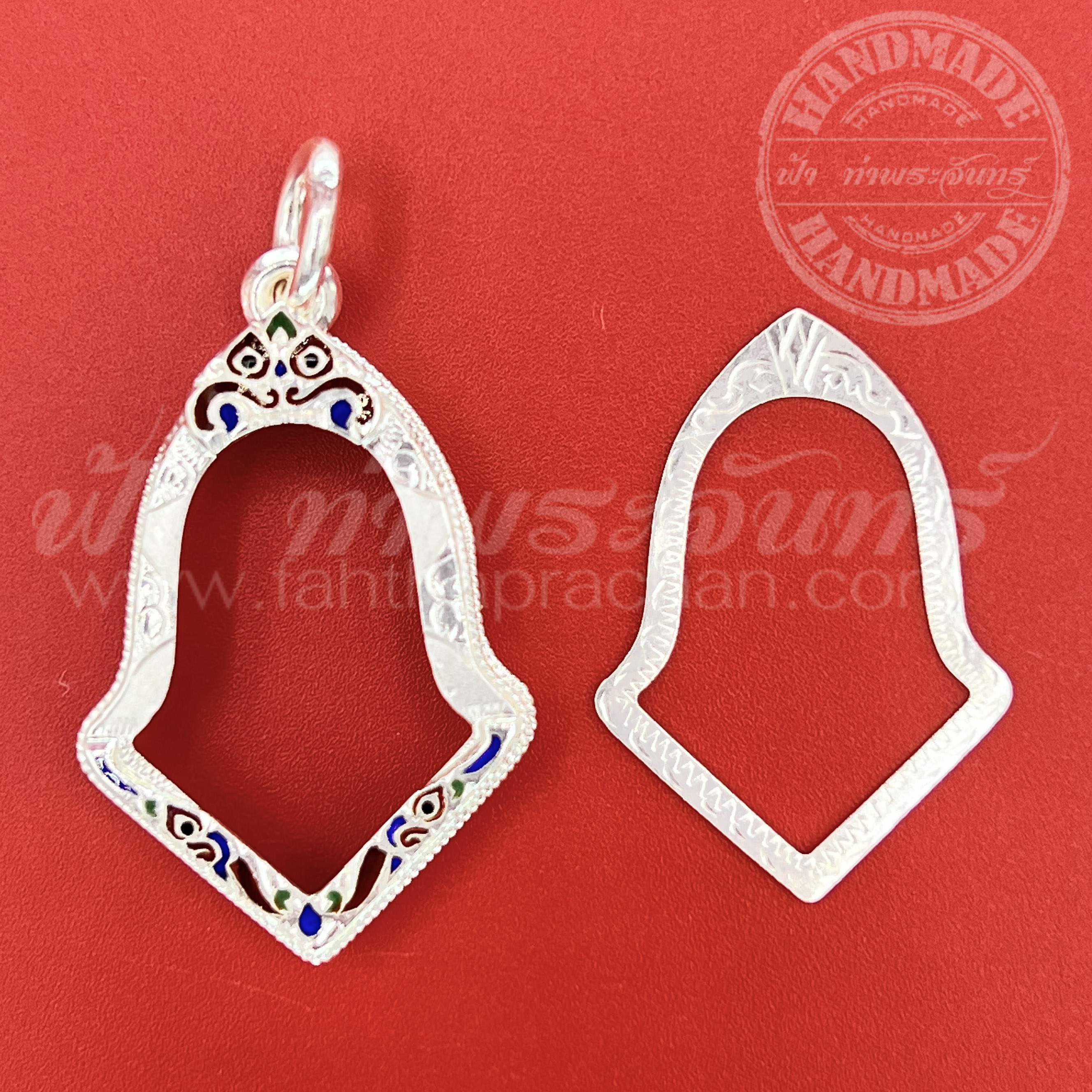 เลี่ยมจับขอบ เหรียญจำปี ท้าวเวสสุวรรณ เงินแกะลาย ลงยา 92.5%