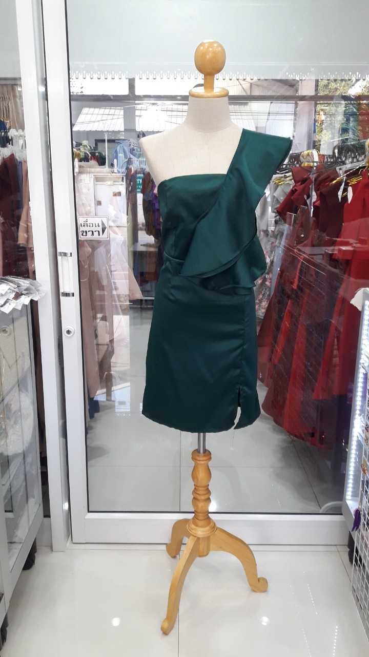 สั้นเขียวบ่าเฉียงระบาย (S)