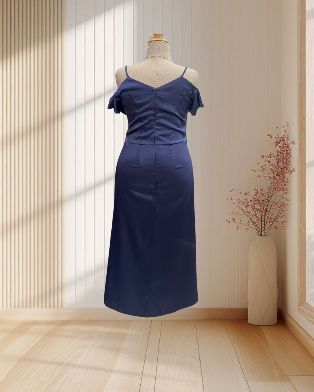 (PRE-LOVED) ราตรียาวสีกรม สายเดี่ยว เกี่ยวแขนแต่งโบว์ ไซส์ 2XL